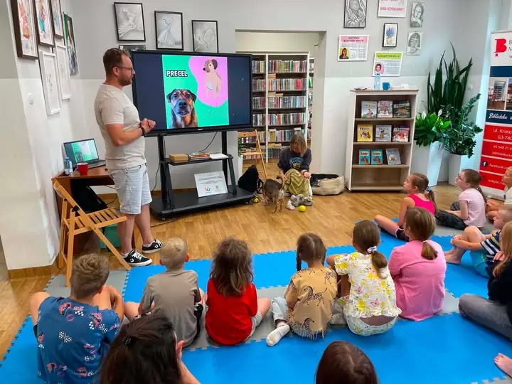 Wakacje z Biblioteką: Dzień 2 z Psem Preclem i weterynarzami z Med-Vet