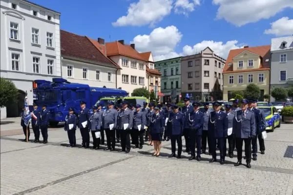Powiatowe obchody Święta Policji w Krotoszynie – awanse i wyróżnienia dla funkcjonariuszy