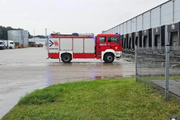 Pompowanie wody na ul. Ostrowskiej w Krotoszynie – interwencja strażaków