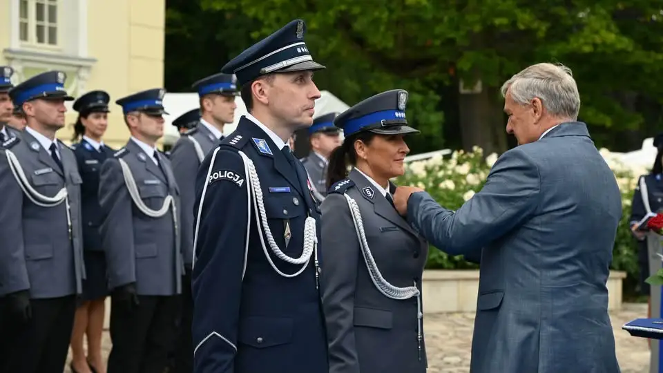 Burmistrz Koźmina Wlkp. na Święcie Policji w Lewkowie – rozmowy o dofinansowaniu OSP i odznaczenie dla nadkom. Dąbrowskiego