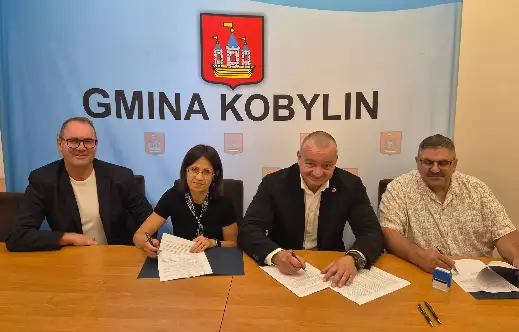 Gmina Kobylin podpisała umowę na budowę wiaty rekreacyjnej i remont świetlicy w Starkówcu