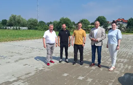 Nowy parking przy świetlicy w Łagiewnikach oddany do użytku