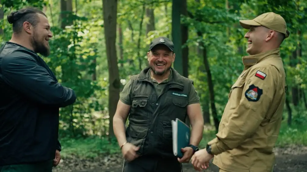 Strażak, leśnik i rugbysta w jednym filmie o ekologii – kampania w powiecie jarocińskim