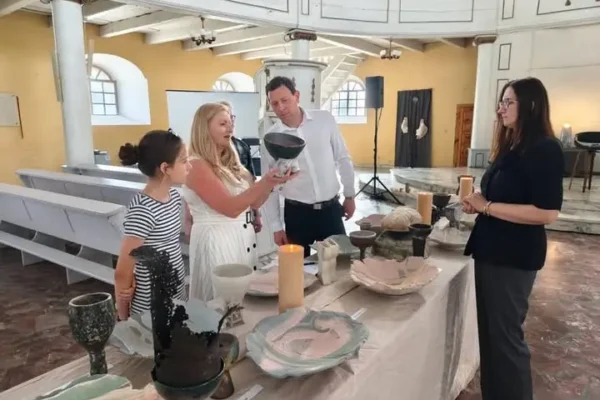 Finał XIV Międzynarodowego Pleneru Ceramicznego w Zdunach – wystawa prac w Kościele Poewangelickim