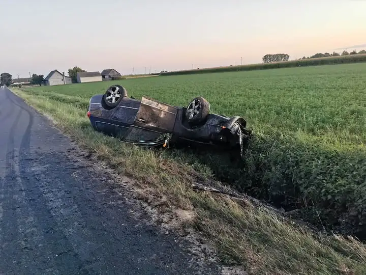 Wypadek w Nowej Obrze: interwencja strażaków z Koźmina Wielkopolskiego