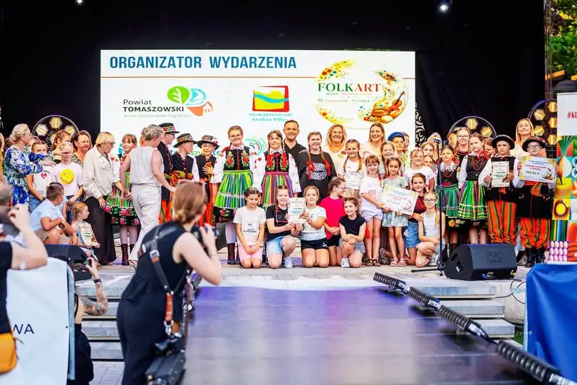 Dziecięcy Zespół Pieśni i Tańca Zduny wygrywa w debiucie na ogólnopolskim przeglądzie w Spale