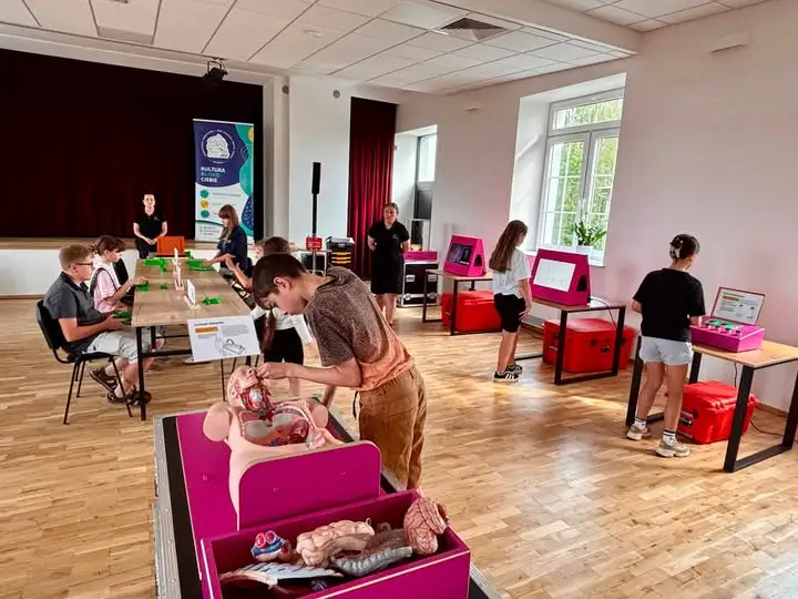 Naukobus w Zdunach: naukowe eksperymenty dla każdego – dziś ostatnia szansa