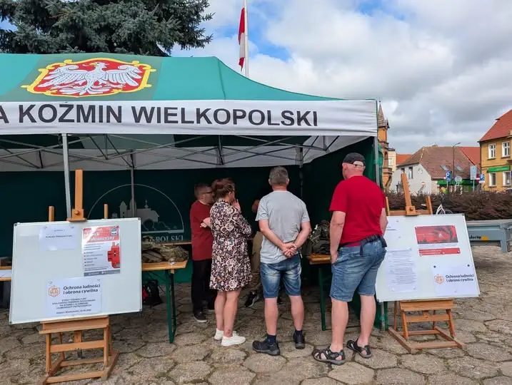 Strefa edukacyjna na koźmińskim rynku: nauka reagowania na alarmy i komunikaty ostrzegawcze