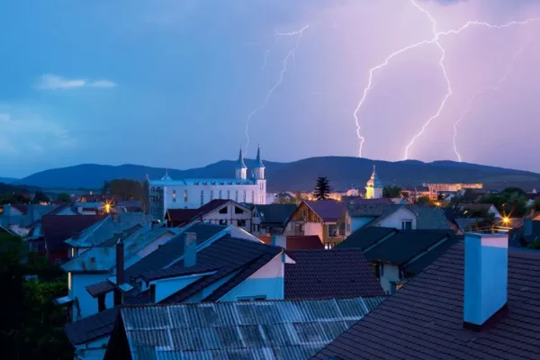 Ostrzeżenie IMGW: Burze z gradem i silnym wiatrem w powiecie krotoszyńskim