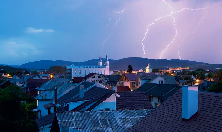 Ostrzeżenie IMGW: Burze z gradem i silnym wiatrem w powiecie krotoszyńskim