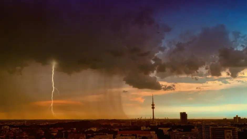 Ostrzeżenie meteorologiczne: silny deszcz i burze w Wielkopolsce