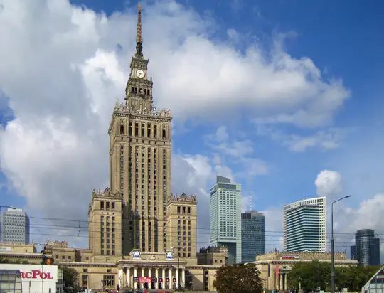 Ostatnie wolne miejsca na wycieczkę seniorów do Warszawy – zostały tylko 2
