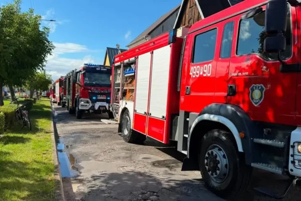 Pożar mieszkania w Zdunach – interweniowały cztery zastępy straży