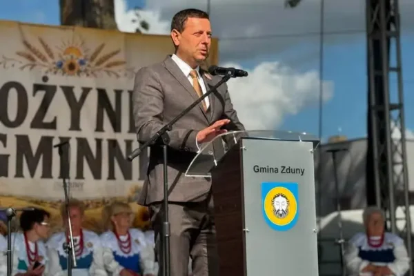 Dożynki Gminno-Parafialne w Perzycach: podziękowania za plony i wspólna zabawa