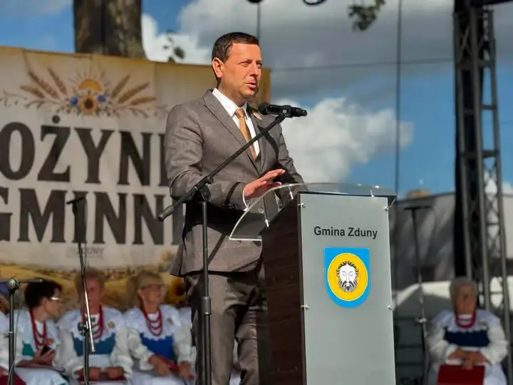 Dożynki Gminno-Parafialne w Perzycach: podziękowania za plony i wspólna zabawa