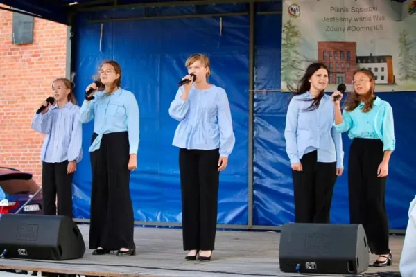 Wokalistki Studia Piosenki BDK zachwyciły publiczność na pikniku w Zdunach