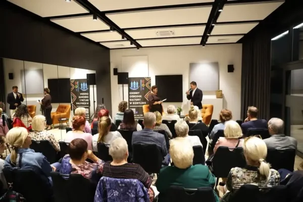 Rafał Królikowski w nowej siedzibie GOK Kobylin – wieczór pełen anegdot i kultury