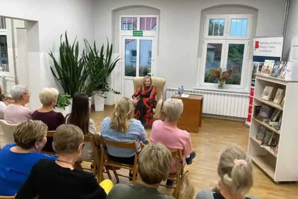 Sylwia Kubik oczarowała czytelników w Kobylinie. Spotkanie autorskie ocenione na 10/10