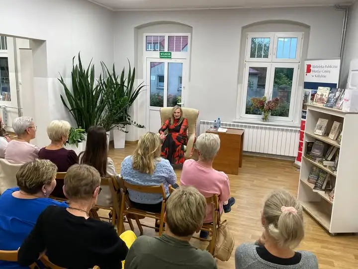 Sylwia Kubik oczarowała czytelników w Kobylinie. Spotkanie autorskie ocenione na 10/10