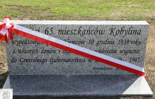 Kobylin uczcił pamięć wypędzonych mieszkańców – odsłonięto pamiątkową płytę
