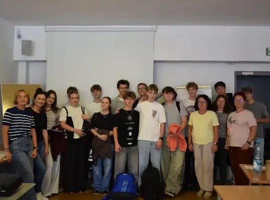 Uczniowie z Krotoszyna projektują wielkoformatową grę planszową o żywiołach