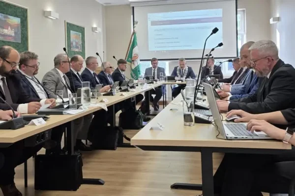 Sesja Rady Miejskiej w Koźminie Wielkopolskim: budżet, biblioteka i apel o kulturę dyskusji