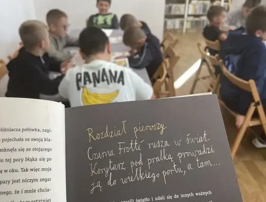 Ogólnopolski Dzień Głośnego Czytania w bibliotece w Kobylinie