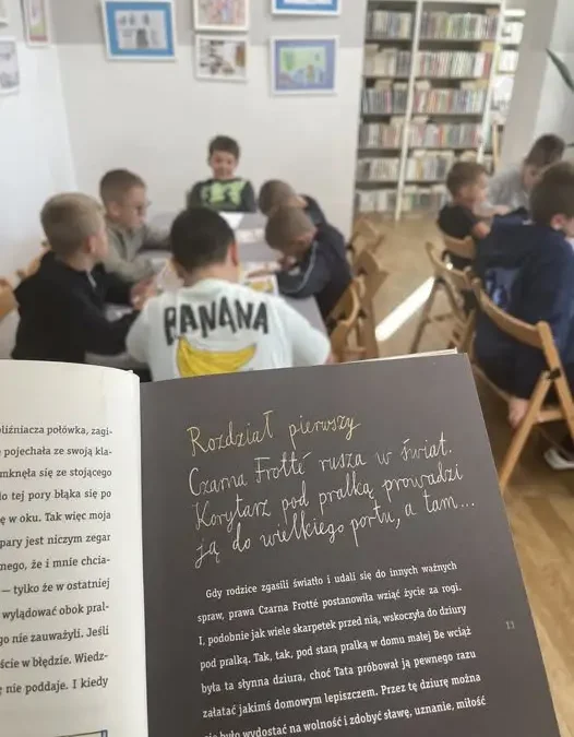 Ogólnopolski Dzień Głośnego Czytania w bibliotece w Kobylinie