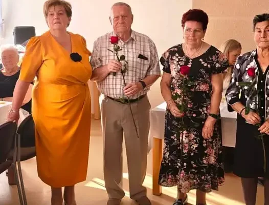 Dzień Seniora w Zdunach – burmistrz uhonorował najstarszych weteranów pracy