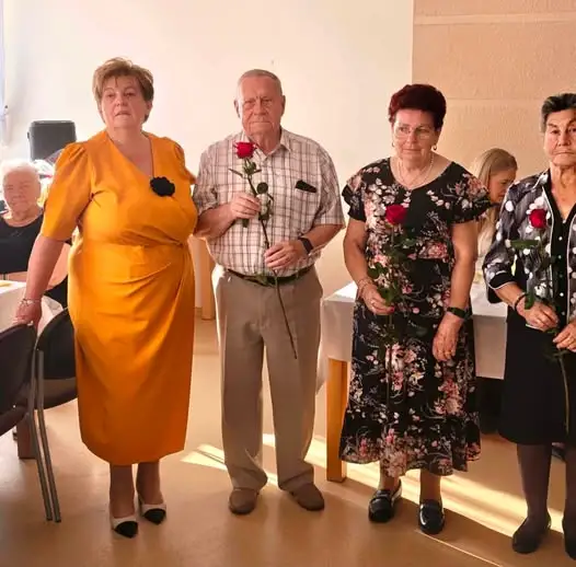 Dzień Seniora w Zdunach – burmistrz uhonorował najstarszych weteranów pracy