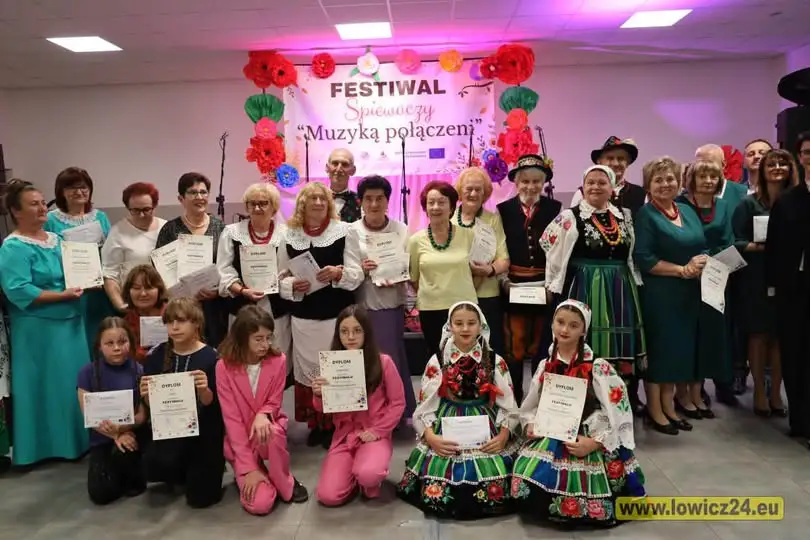 Folkowianki i Wrzos z Zudun na festiwalu w Boczkach Chełmońskich