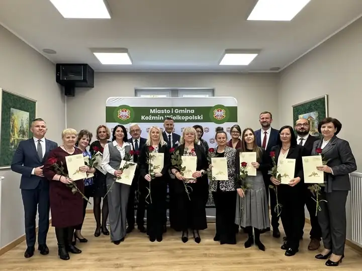 Dzień Edukacji Narodowej w Koźminie Wielkopolskim – burmistrz nagrodził nauczycieli i dyrektorów