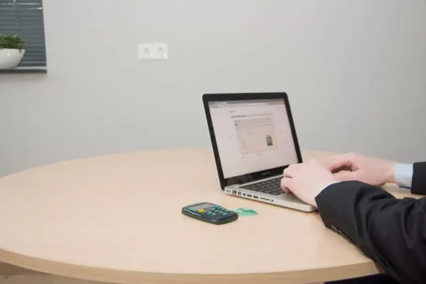 KNF i Policja ostrzegają przed oszustwami w crowdfundingu – bezpłatne webinarium 28 października