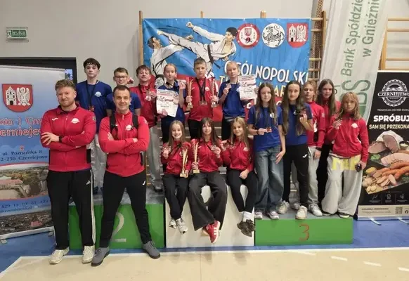 18 medali karateków z Krotoszyna na turnieju Czerniejewo Cup 2026